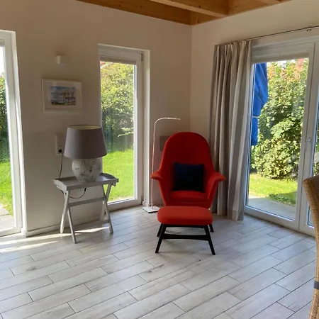 Holiday home Rapsbluetenhaus *