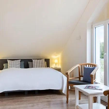 Semesterbostad Rapsbluetenhaus